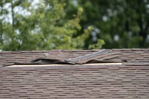 spotting early signs or roof damage in Ohio